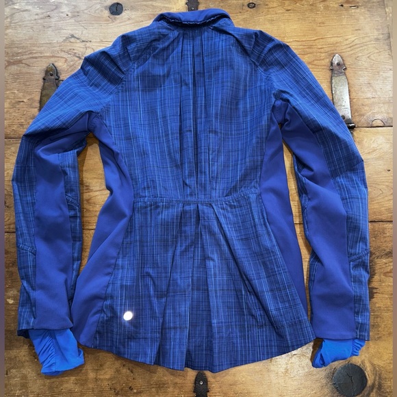 Woman’s Lululemon Blue Run Jacket | Ruffle Zip Front | Plaid Paneling | Size 6 - Picture 6 of 12